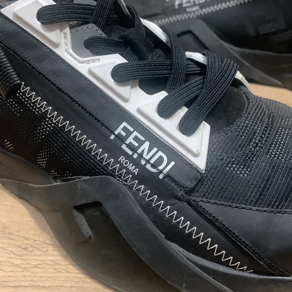 Fendi Flow sneakers - size US 9 - Picture 3 of 3